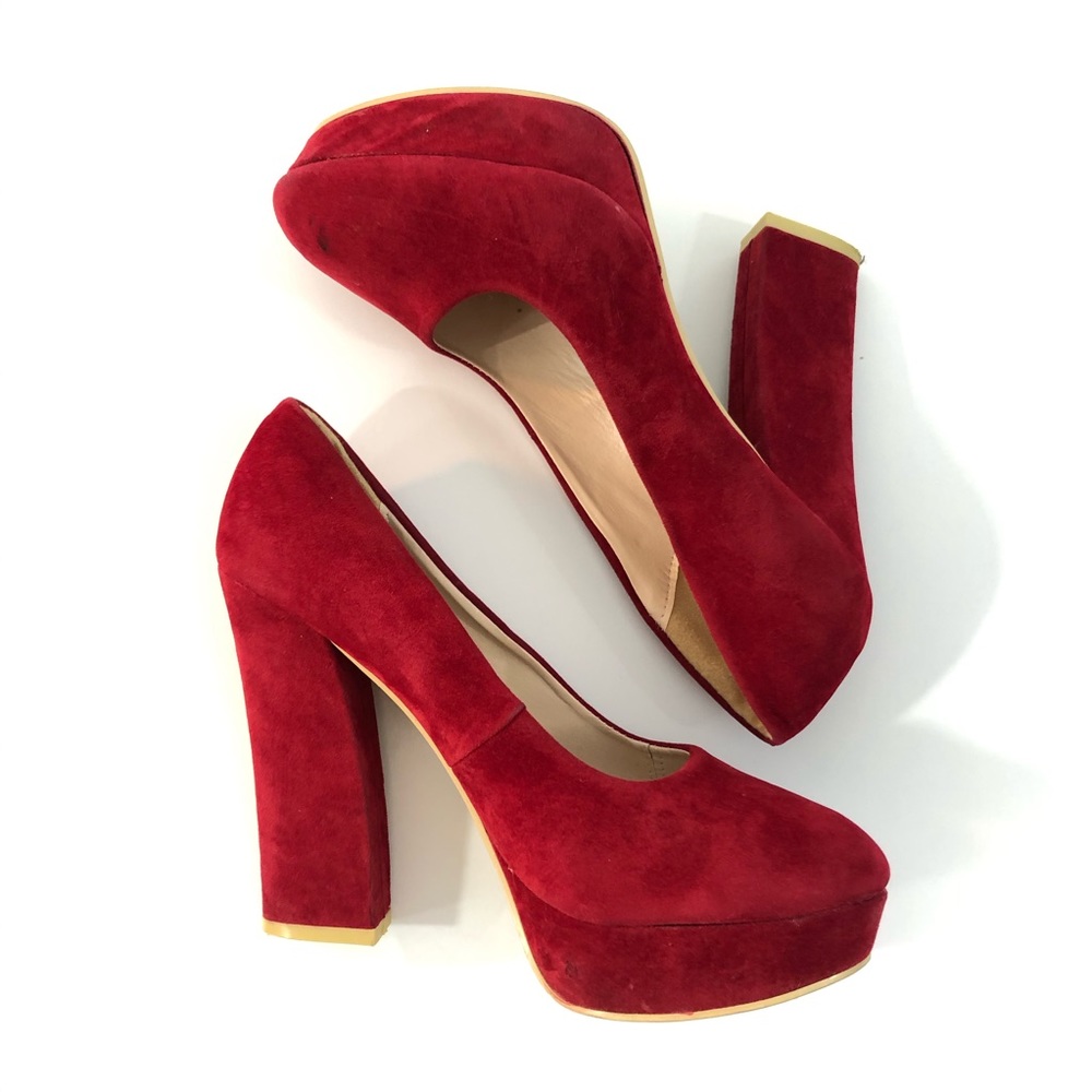 VELVET CHUNKY HEELS BY FOREVER 21